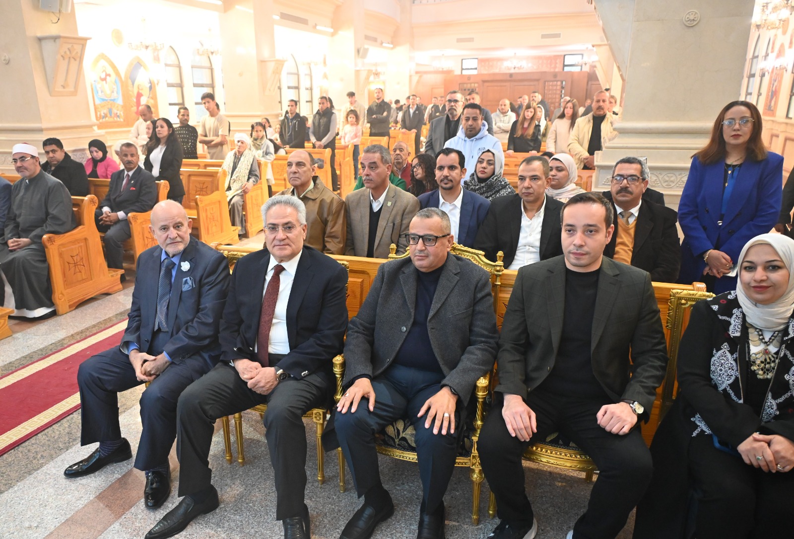 اللواء دكتور خالد مبارك محافظ جنوب سيناء اثناء الاحتفال قداس عيد الميلاد المجيد