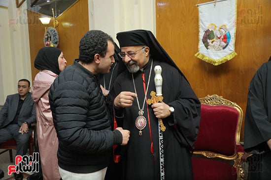 الأنبا إبراهيم إسحاق والزميل محمد الأحمدى الأنبا إبراهيم إسحاق والزميل محمد الأحمدى