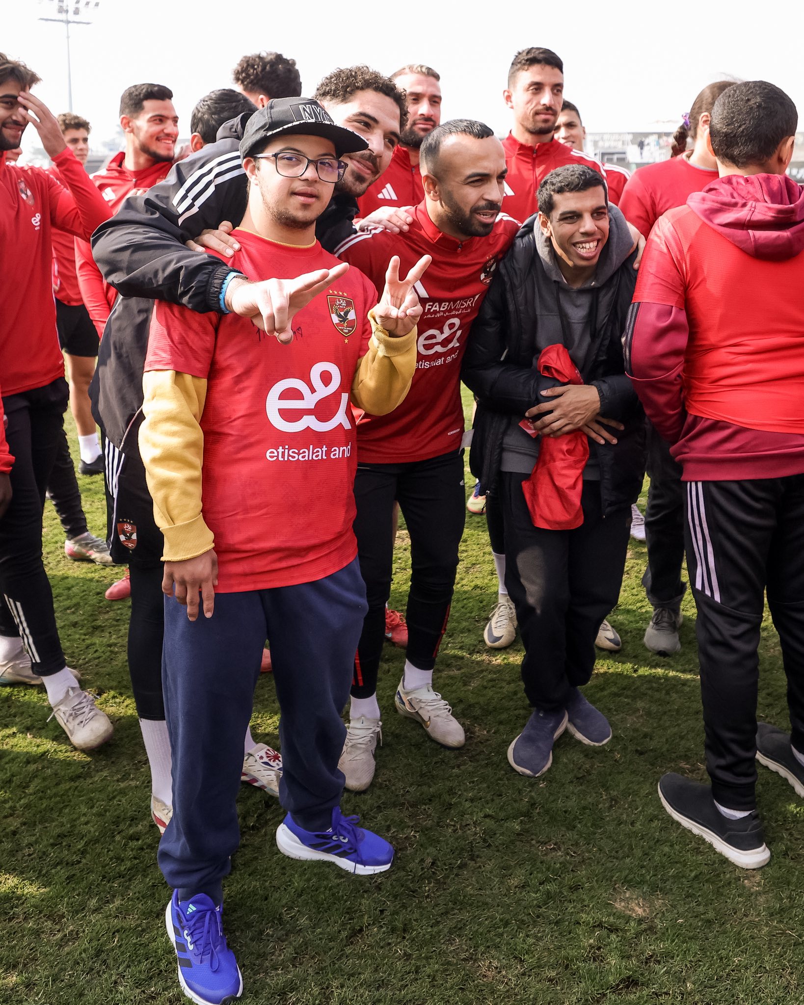 لاعبي الاهلي وذوي الهمم