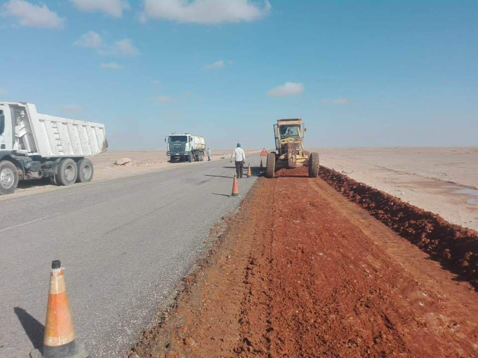 تنفيذ أعمال طريق  سيوة