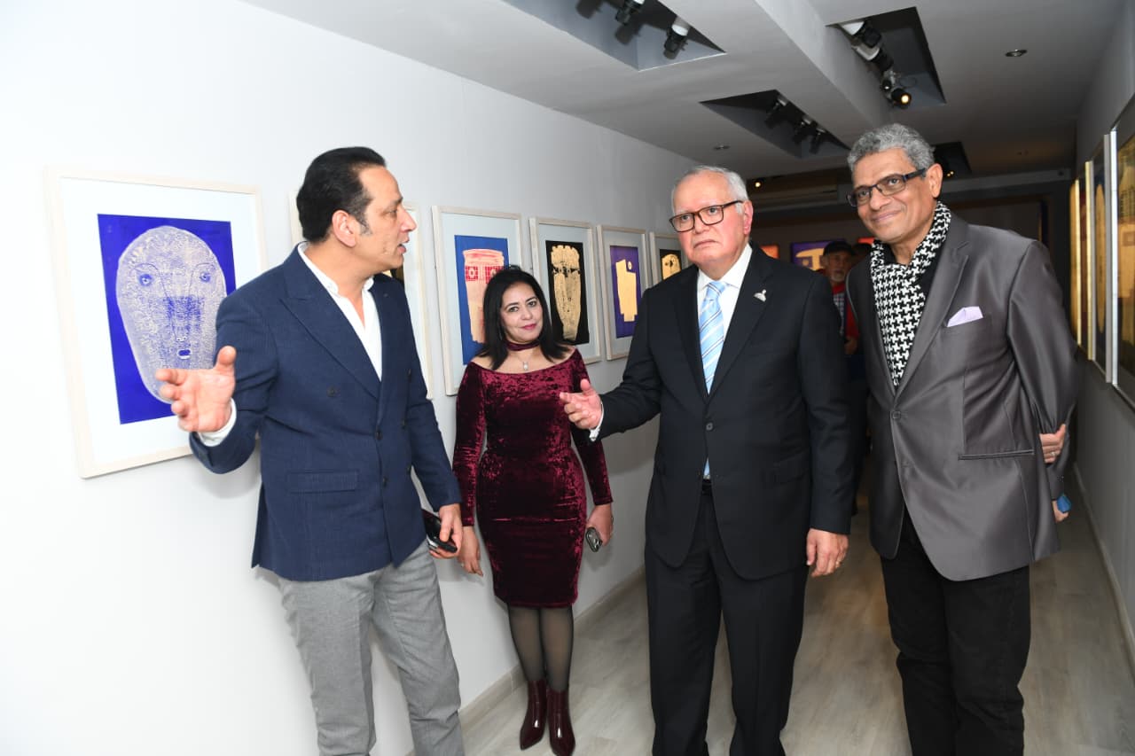 من اجواء افتتاح معرض الف وجه ووجه