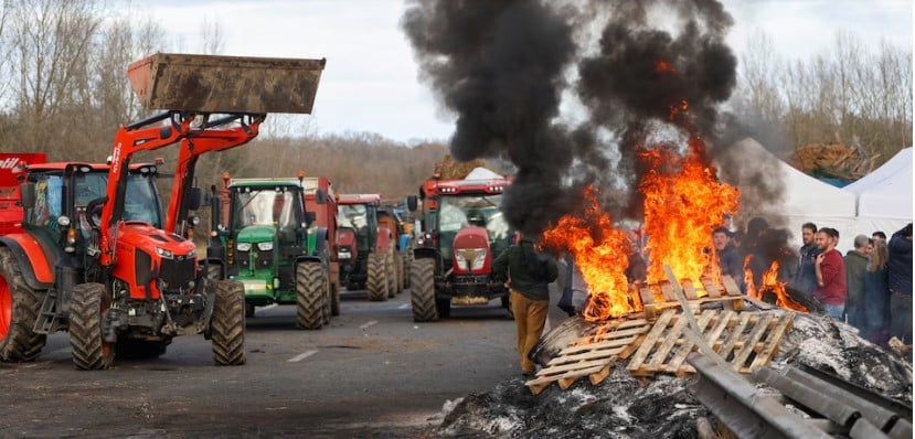 احتجاجات المزارعون فى فرنسا 