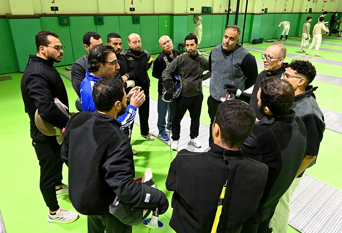 الخبير البولندي يحاضر لاعبي السلاح