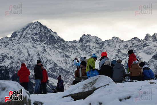 جبال تاترا البولندية تتلألأ بالأبيض وسط حشود كبيرا