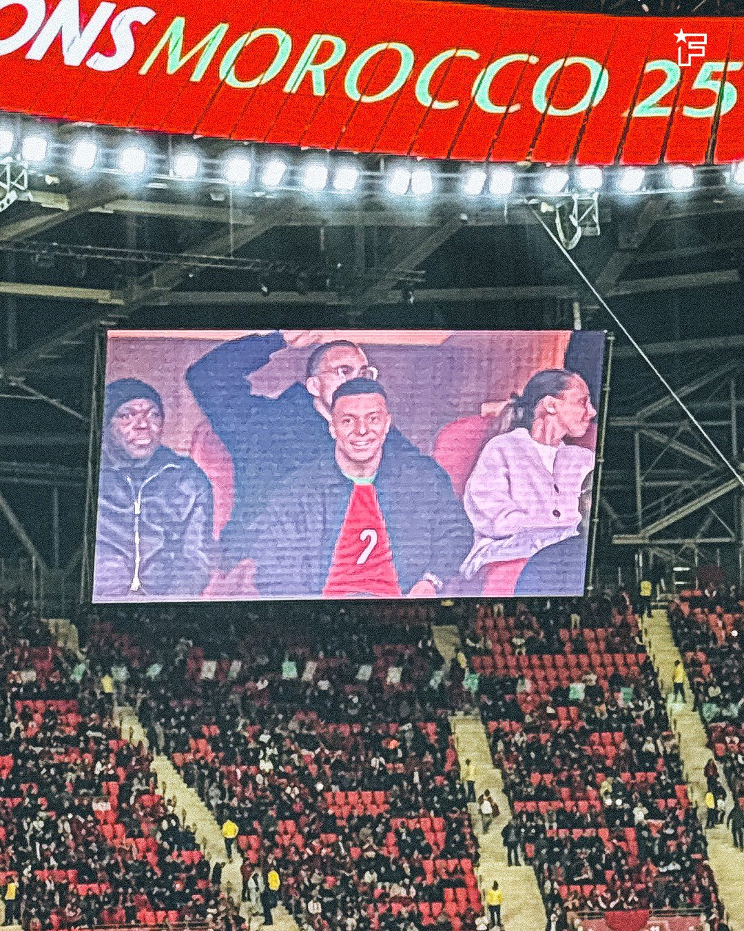 مبابي يدعم المغرب من الملعب