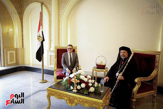 لقاء الأنباء إسحاق والكاتب الصحفى عبد الفتاح عبد المنعم رئيس تخرير اليوم السابع