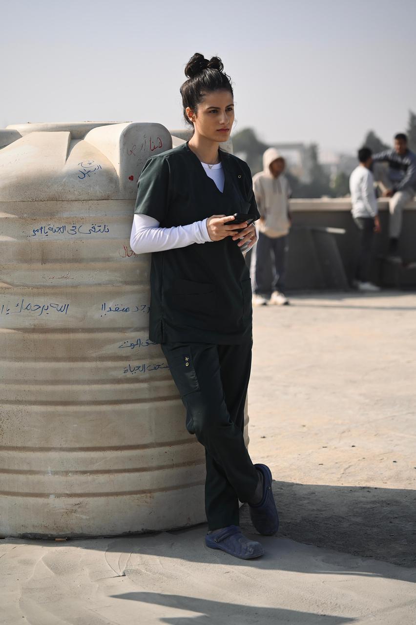 كواليس مسلسل تحت الحصار بطولة منة شلبي وإياد نصار 