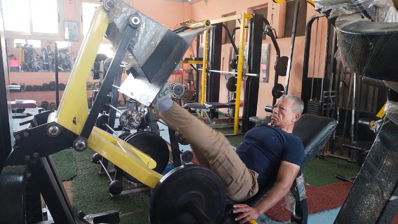 الكابتن هاشم عيسي