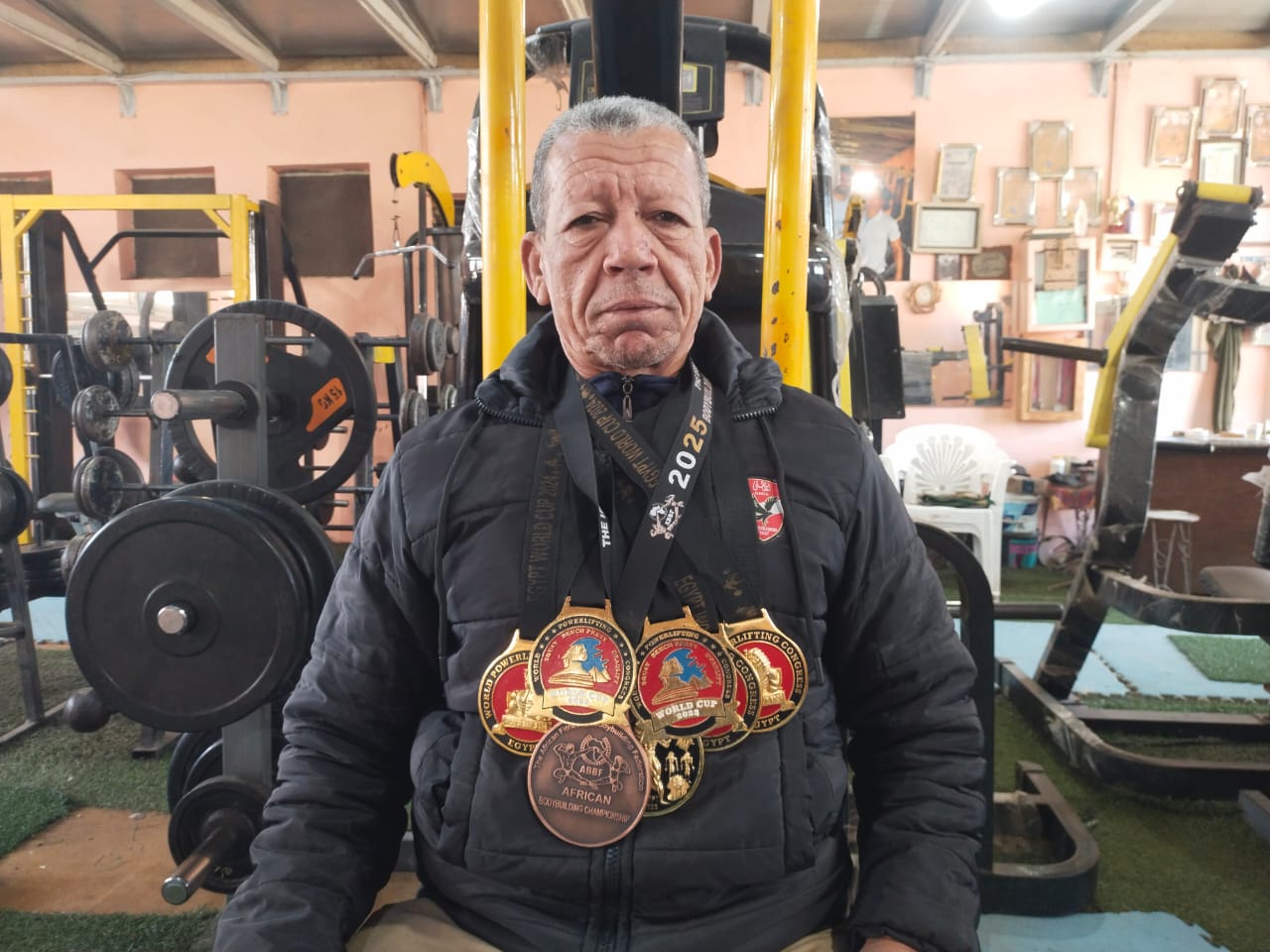 الميداليات التي حصل عليها الكابتن هاشم عيسي