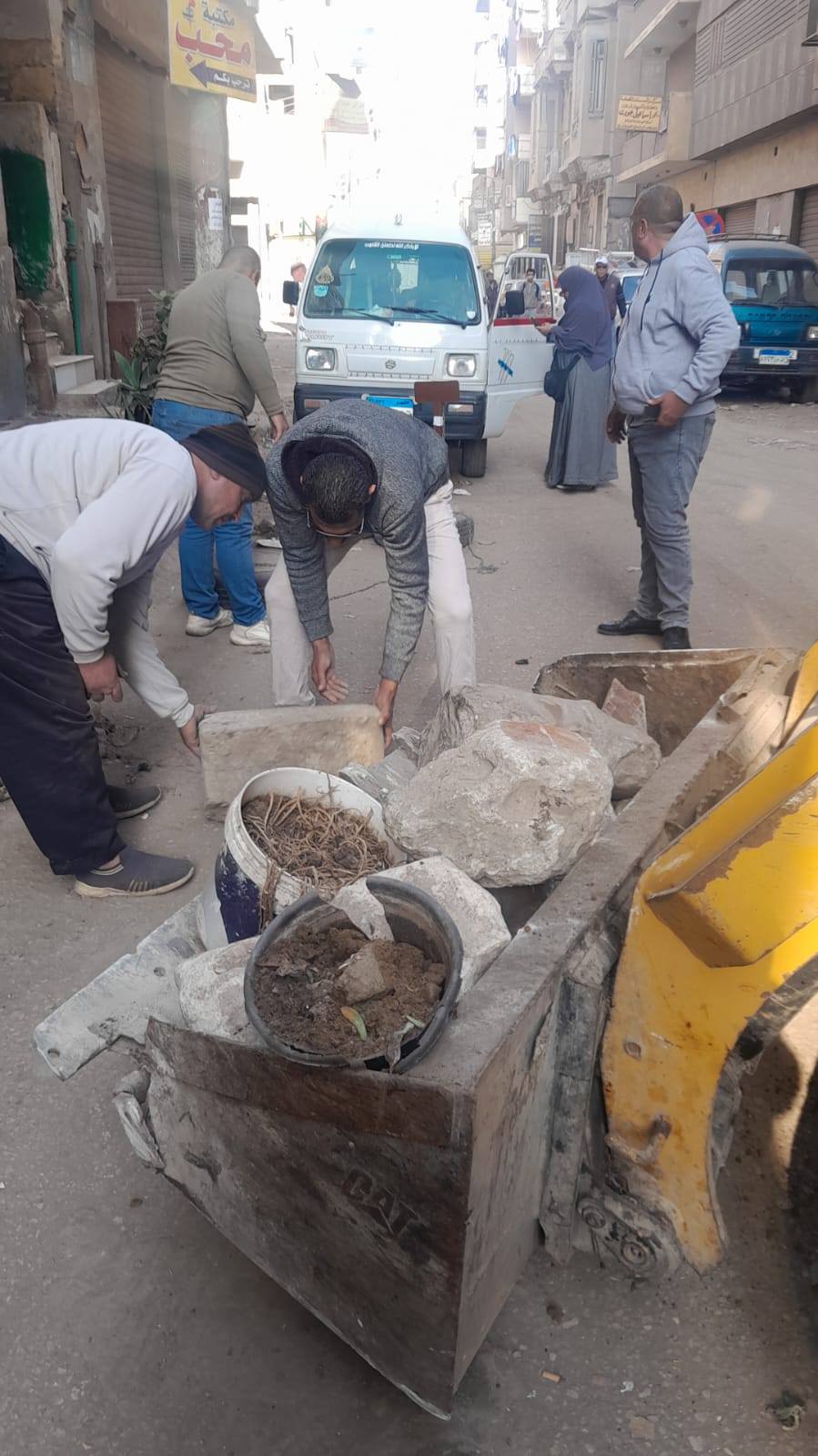 رفع البلدورات بشوارع بنها