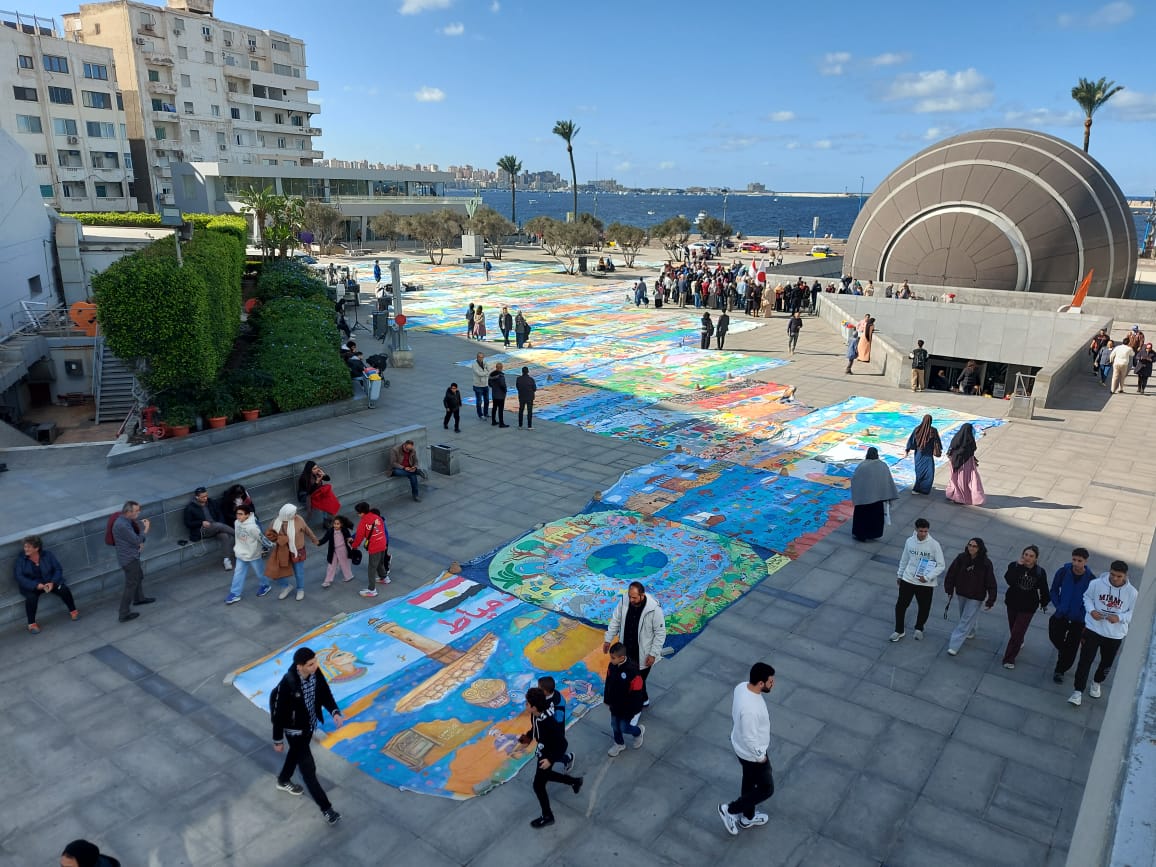 افتراش اللوحه ساحة البلازا افتراش اللوحه ساحة البلازا