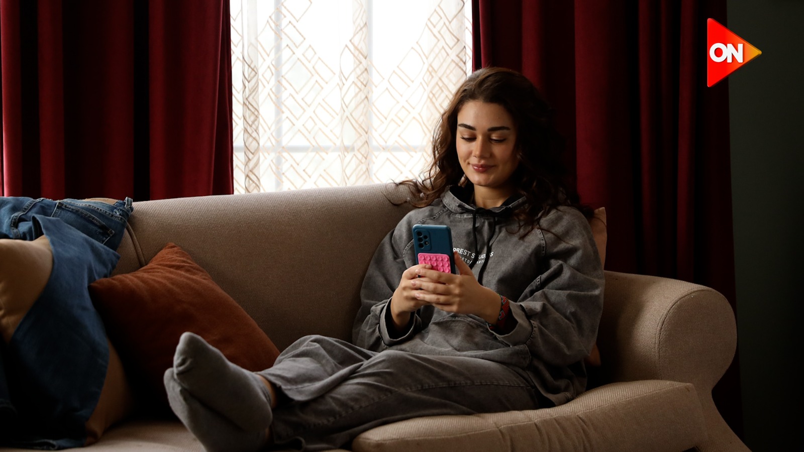 الصور الأولى من كواليس مسلسل بحد اقصى بطولة روجينا (2)