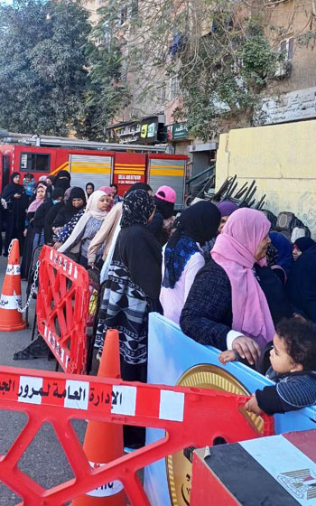 181001-توافد-الأهالي-في-إمبابة-على-لجان-الانتخابات-(2)