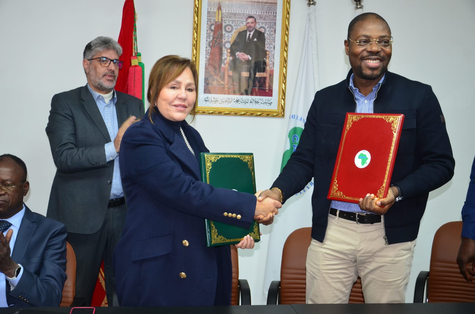 توقيع اتفاقية تنظيم بطولة إفريقيا لكرة الطائرة للرجال (2)