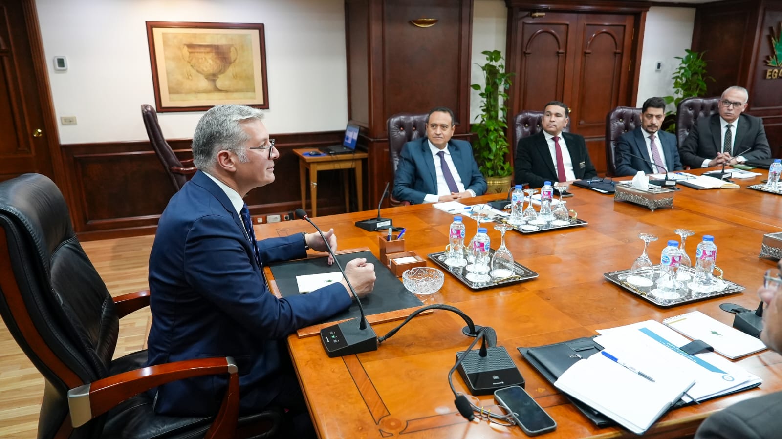 8d8ccc5a-9e5b-4ef9-b864-f8ccd8516c09