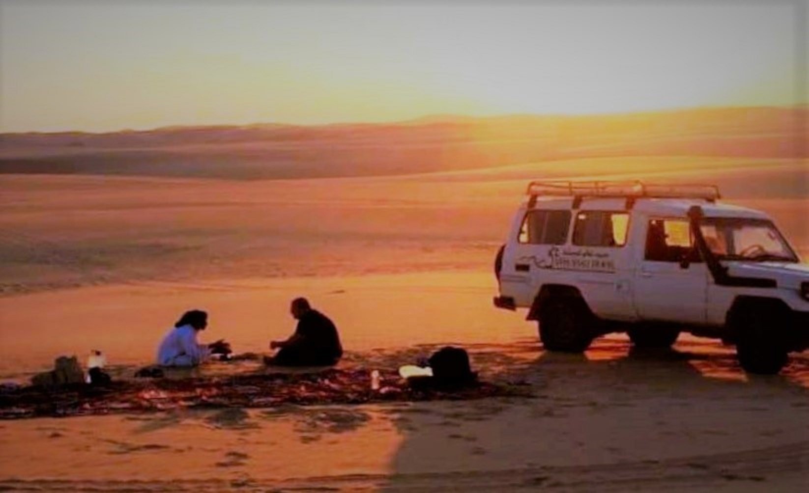 رحلات التخييم والسفاري في صحراء واحة سيوة