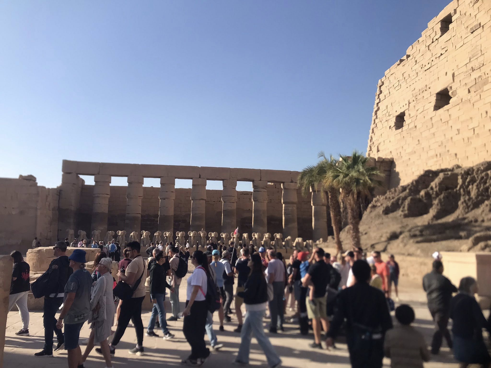 معابد الكرنك تشهد حالة من التوافد السياحى الكبير قبل قدوم ليلة رأس السنة