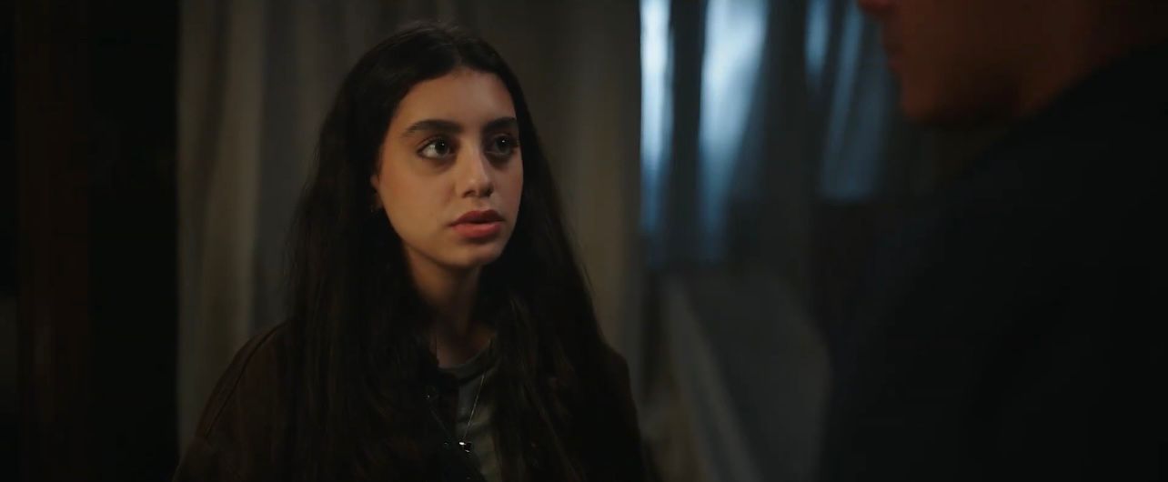 ياسمينا العبد تساعد يوسف رأفت في أزمه شقيقه بمسلسل ميد ترم (4)