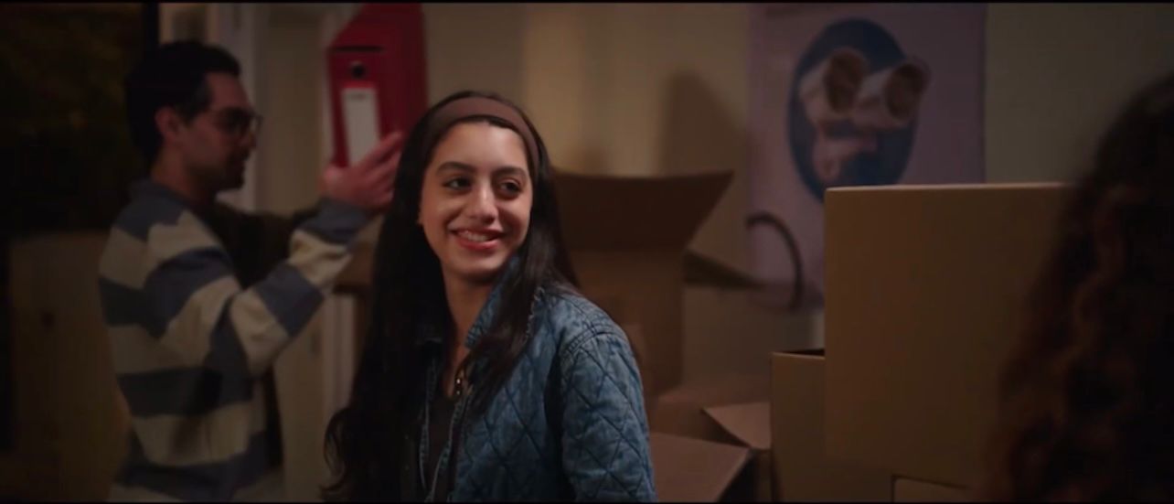 ياسمينا العبد تساعد يوسف رأفت في أزمه شقيقه بمسلسل ميد ترم (1)