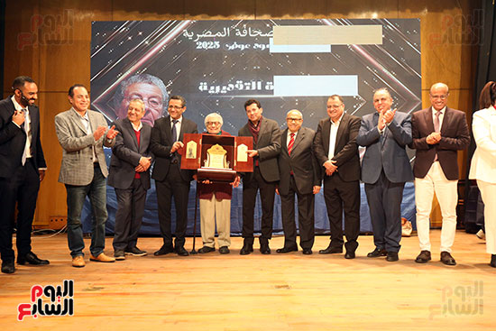 خلال تكريم الكاتبه امينه شفيق