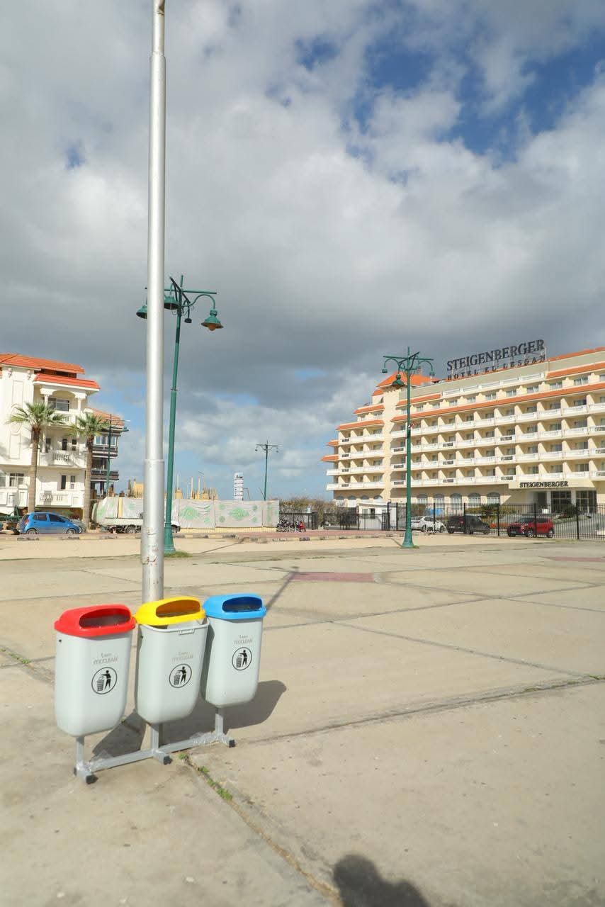 صناديق لتجميع وفرز القمامة