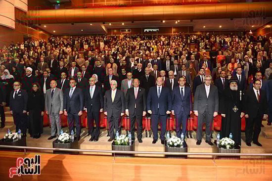 السلام الجمهورى خلال احتفالية اليوبيل الذهبى لجامعة العاصمة