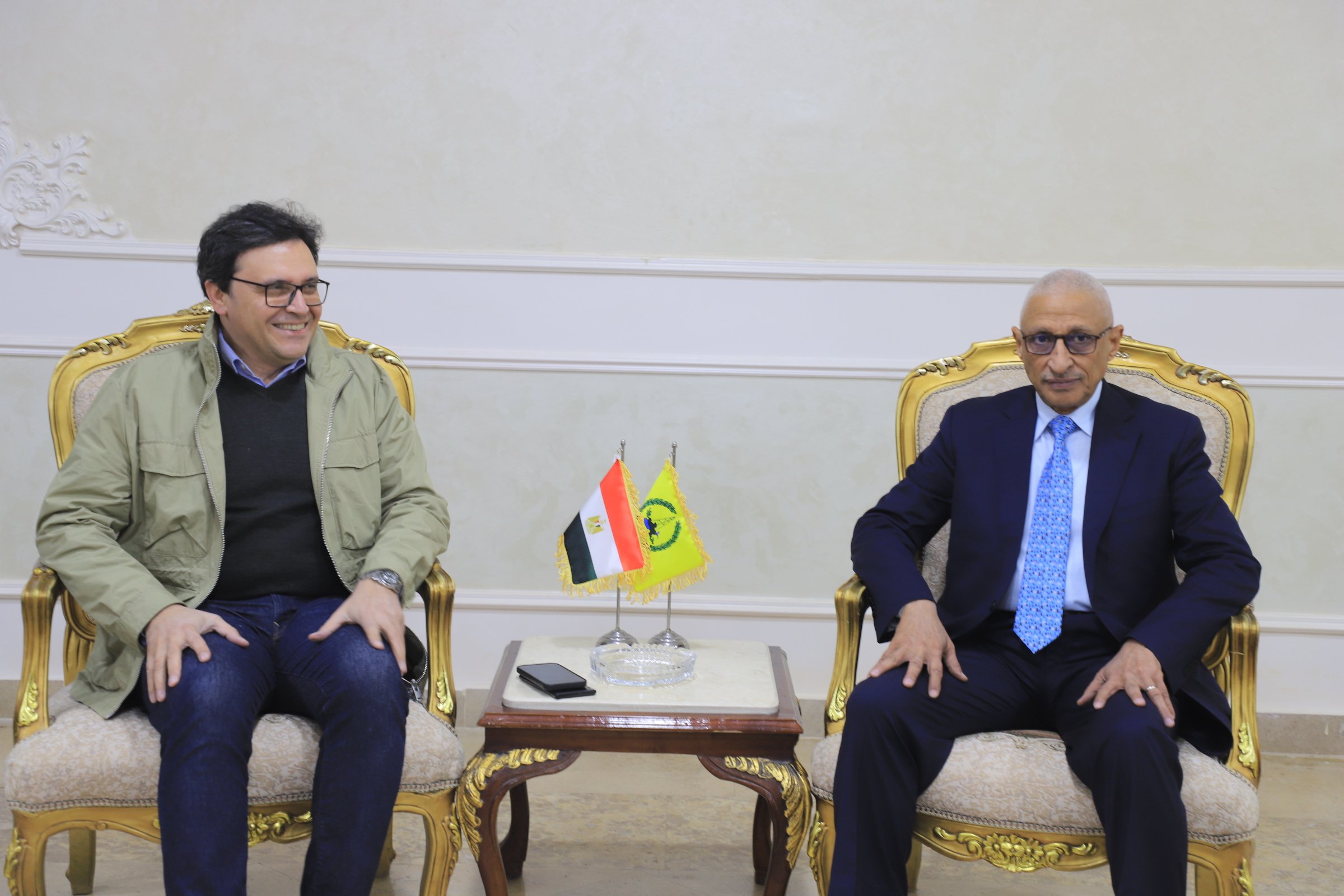 استقبال محافظ  شمال سيناء بوزير الثقافه في مكتبه 