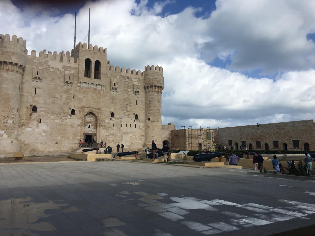 استقبال الزائرين