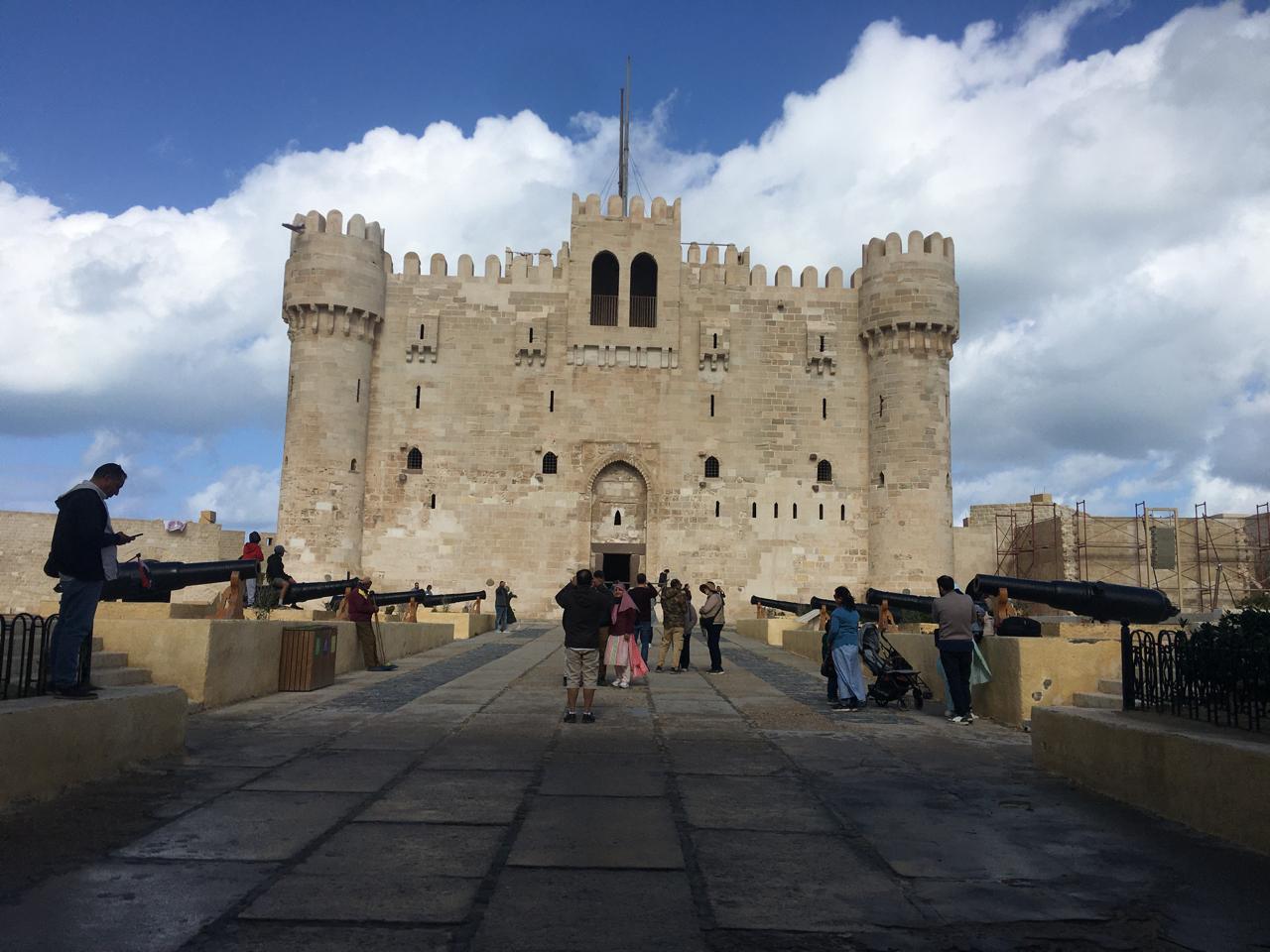 توافد الزائرين رغم النوة