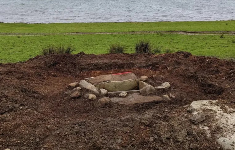 مقبرة من العصر البرونزى مقبرة من العصر البرونزى