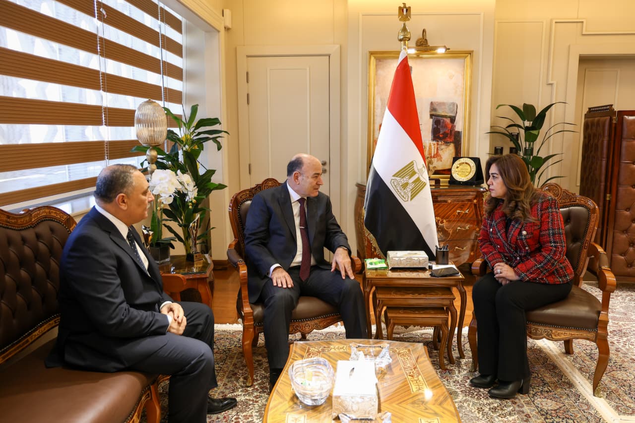 c4670f79-8029-4bed-8453-de52893e0364 c4670f79-8029-4bed-8453-de52893e0364