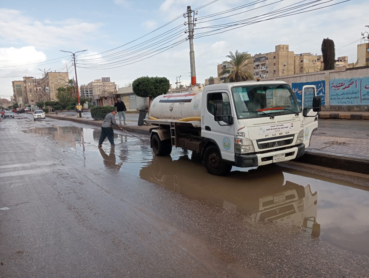 جانب من رفع مياه الأمطار غرب كفر الشيخ