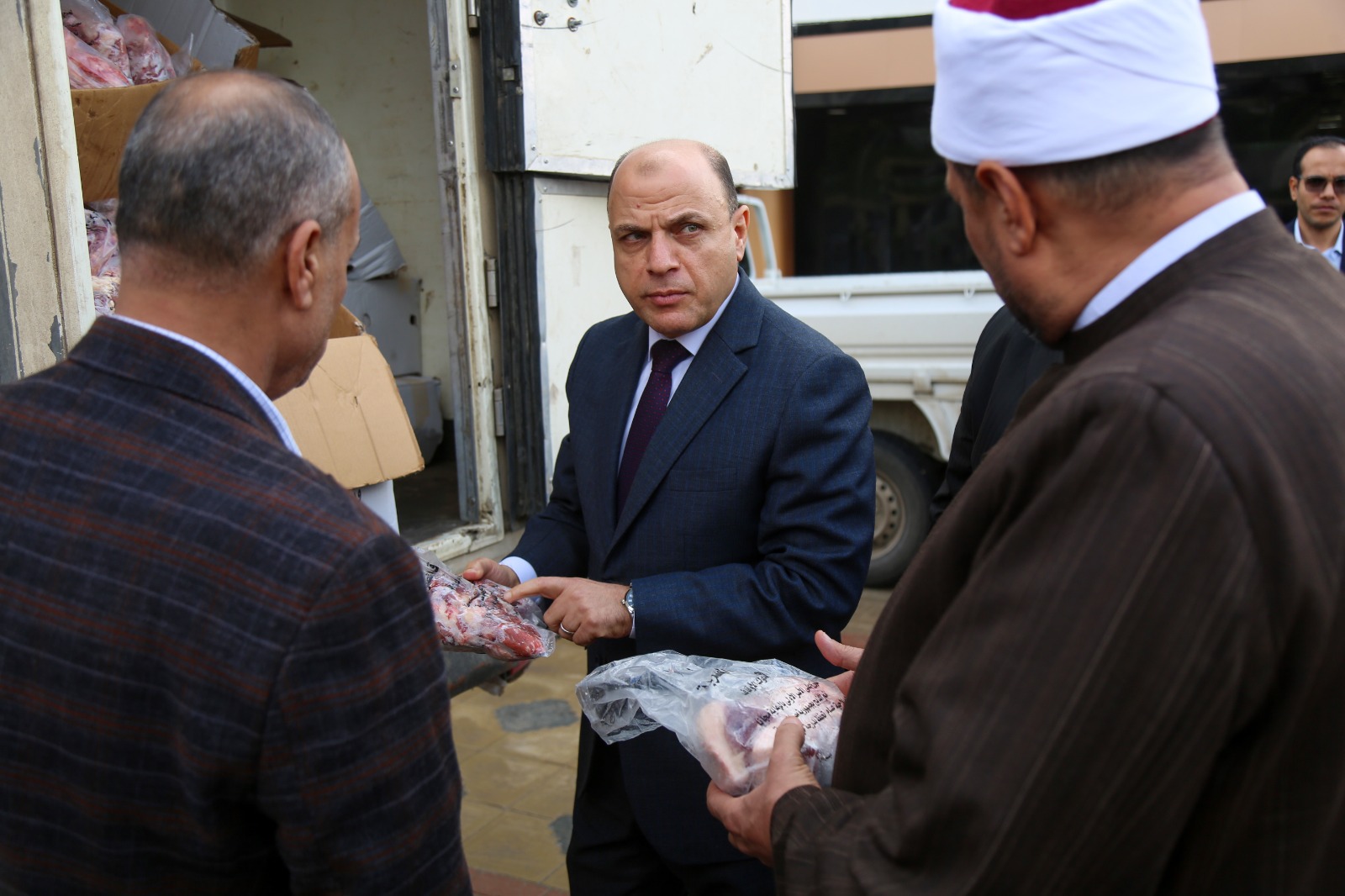 متابعة توزيع لحوم الأضاحي