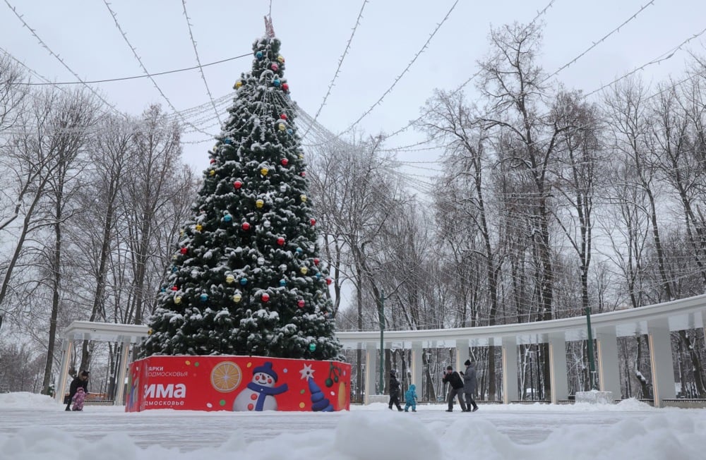 احتفال على الجليد.. روسيا تستقبل العام الجديد 2026 تحت الصفر (5)