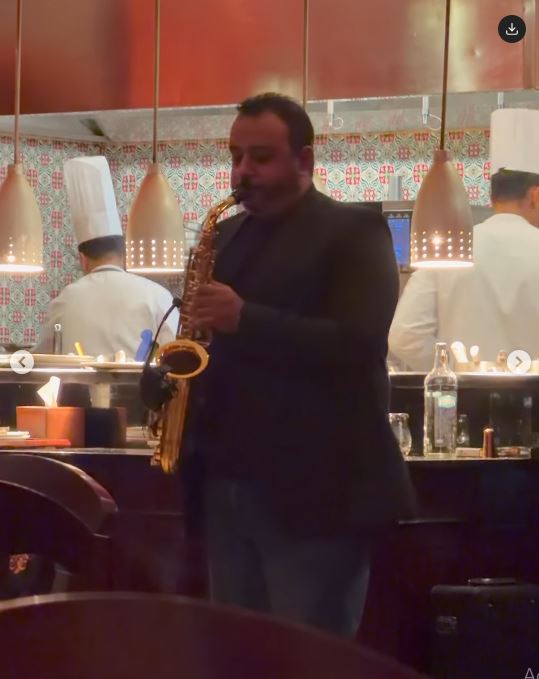 عازف الساكسفون