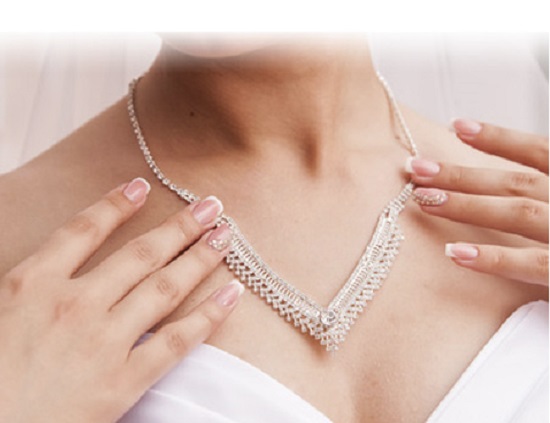 كوليه مناسب لفتحة V