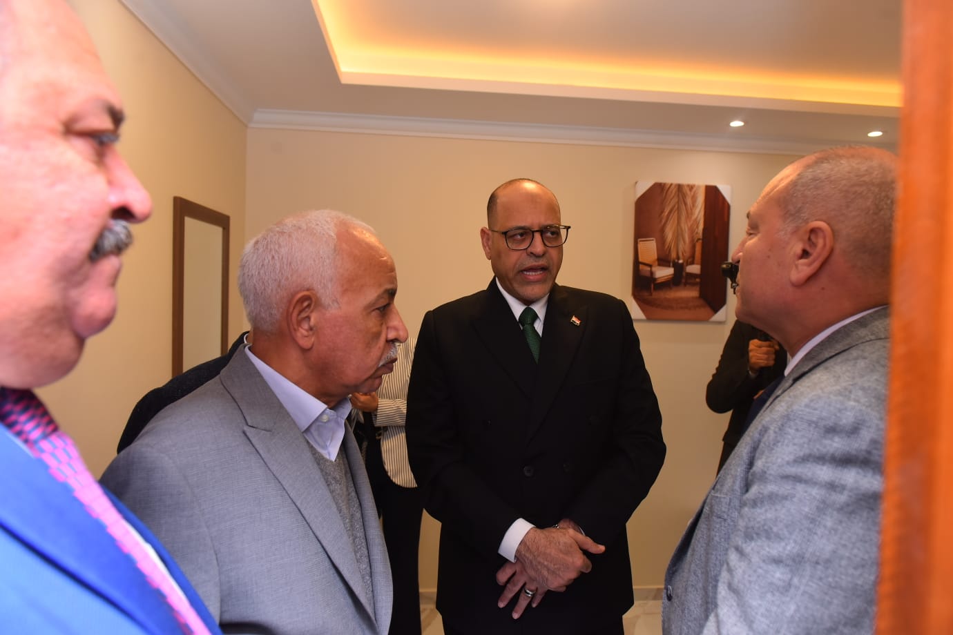 وزير العمل خلال جولته فى مقر نقابة النقل البرى الجديد