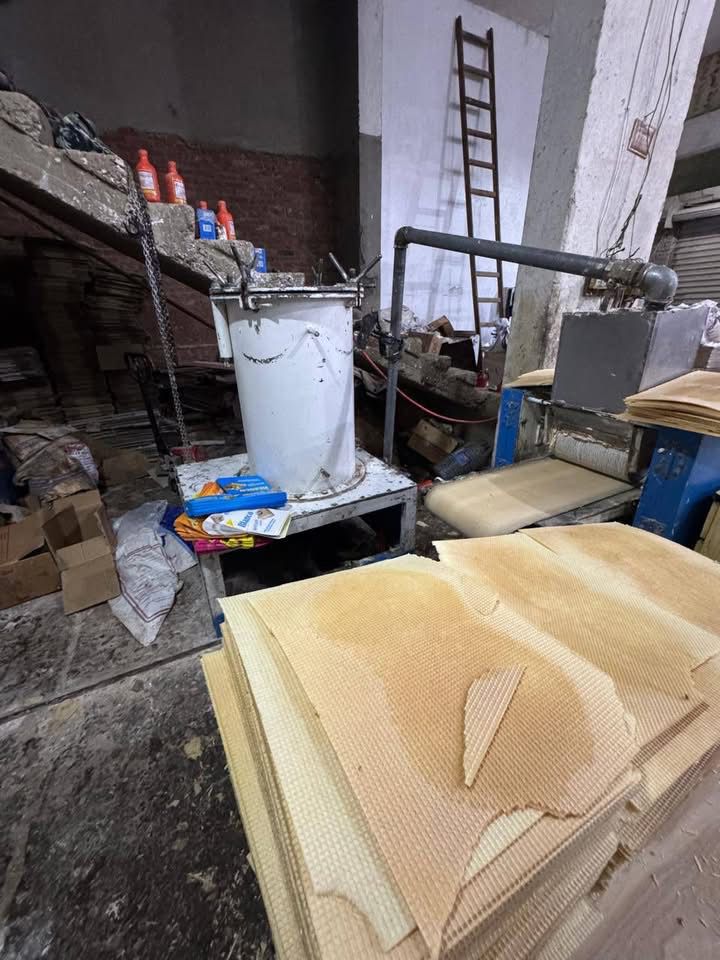 ضبط مصنع بسكويت غير مرخّص داخل مخزن ملوث بالحوامدية (5)