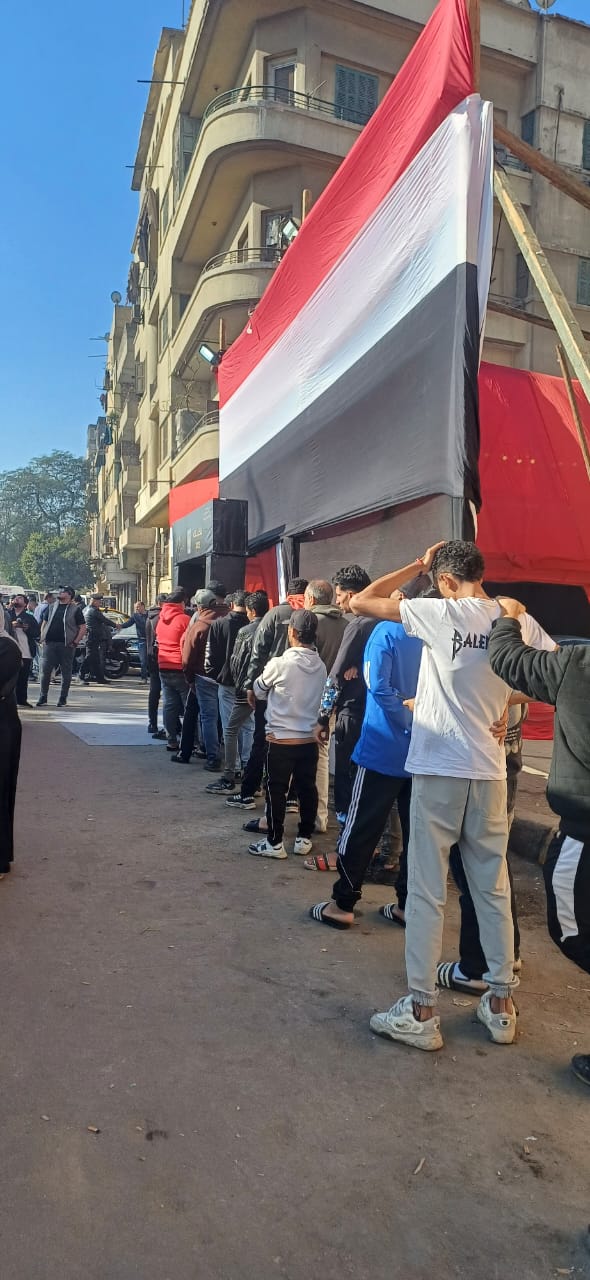 تزايد الإقبال على التصويت فى لجان الانتخاباية فى امبابة (6)