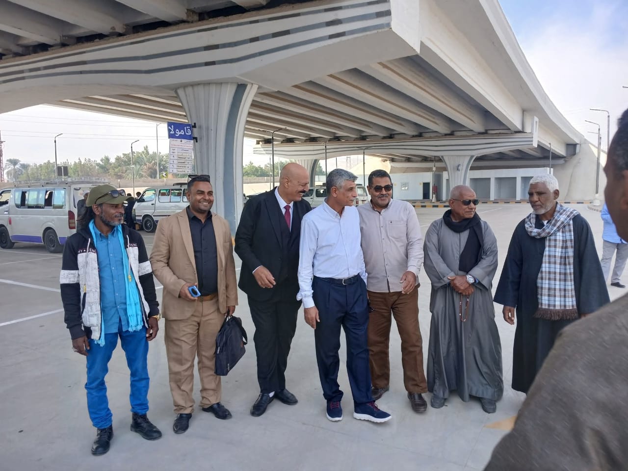 نجل شيخ الأزهر يشارك مع محافظ الأقصر في افتتاح موقف سيارات القرنة