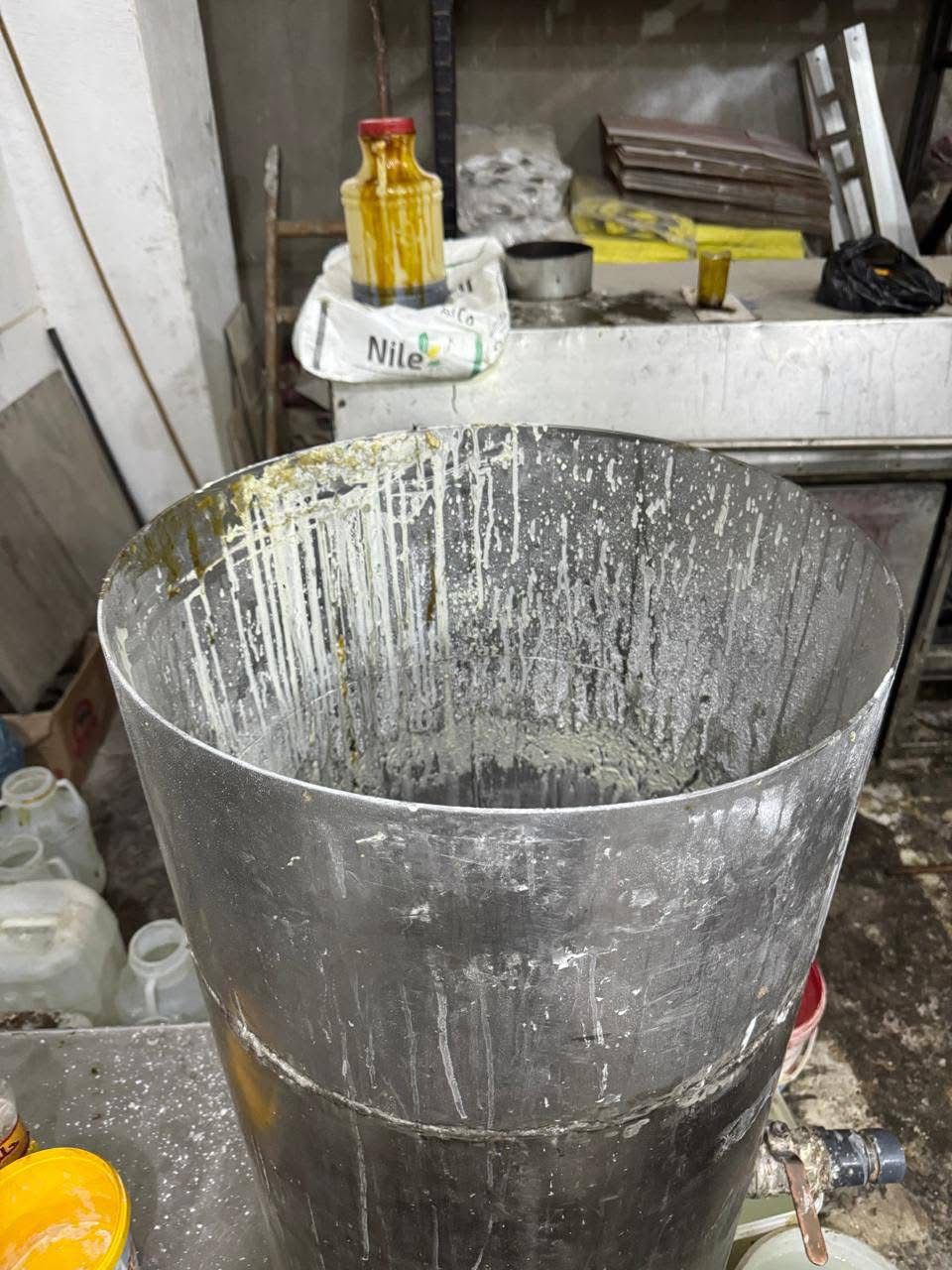 ضبط مصنع بسكويت غير مرخّص داخل مخزن ملوث بالحوامدية (10)