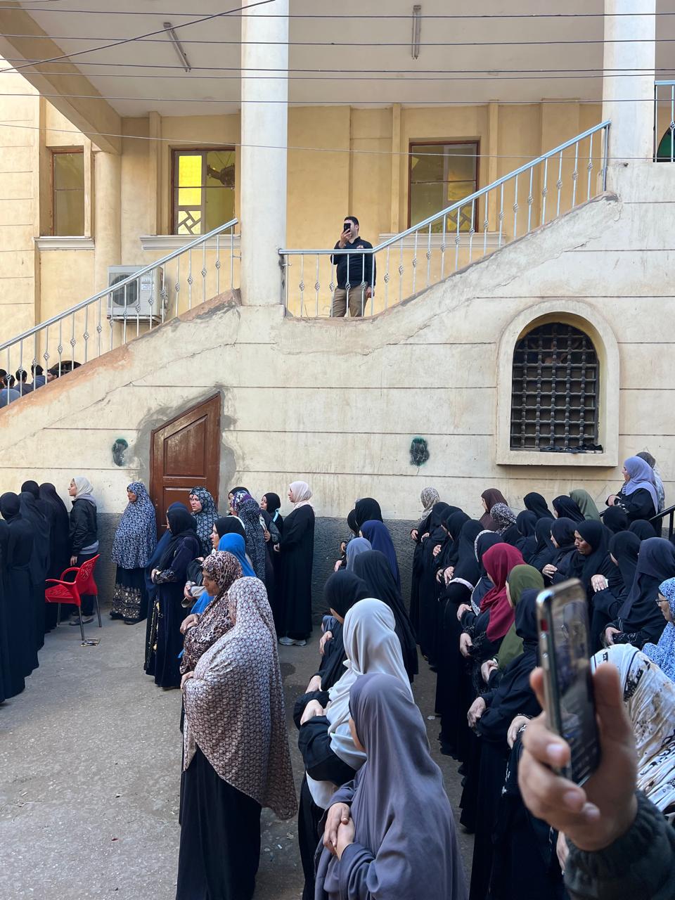 النساء والمشاركةفي صلاة الجنازة امام المسجد النساء والمشاركةفي صلاة الجنازة امام المسجد