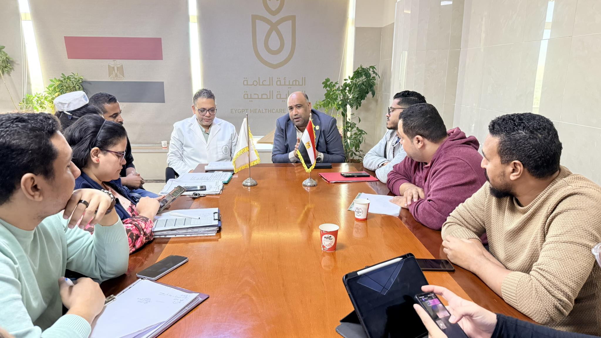 سلسلة اجتماعات داخل المنشآت الصحية لمتابعة تطوير خدمات المواطنين بالأقصر