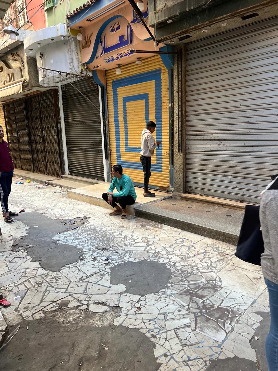 غلق التجار لمحلاتهم