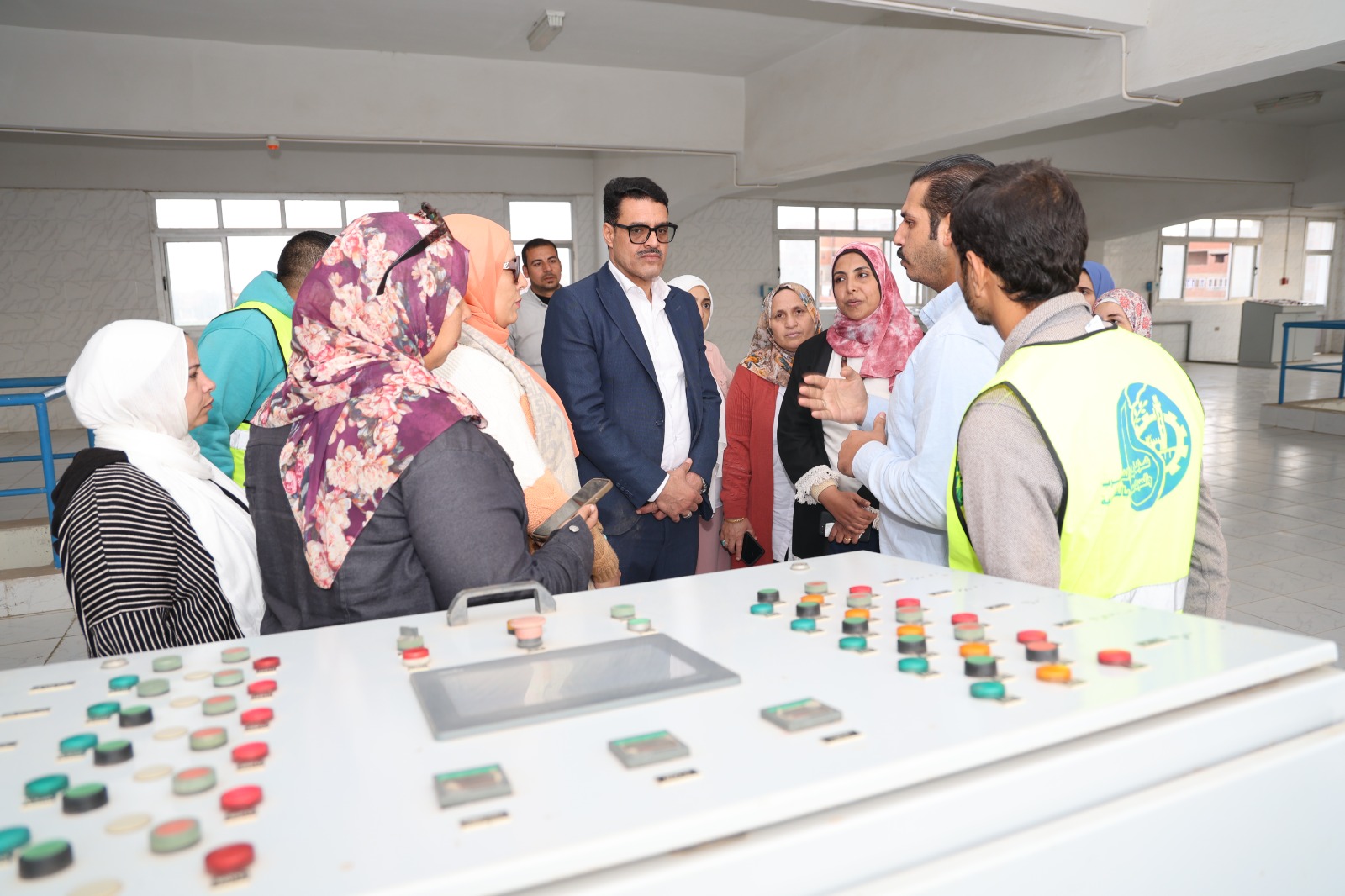 داخل وحدة التحكم داخل وحدة التحكم