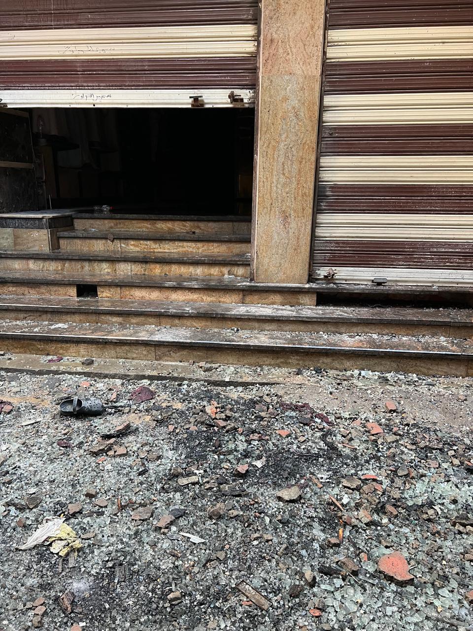 تهشم وسقوط الزجاج