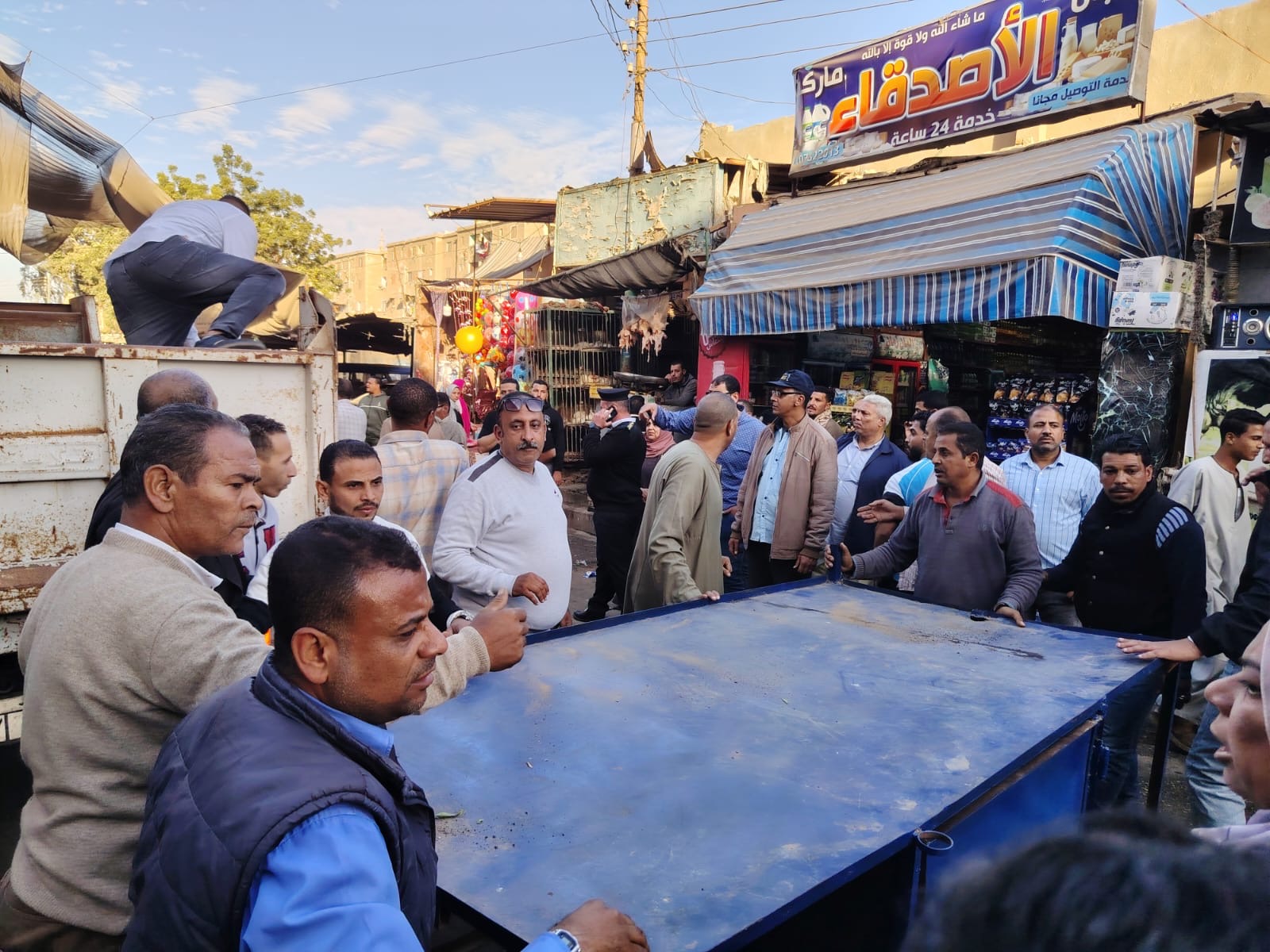 جانب من حملة الإزالات جانب من حملة الإزالات