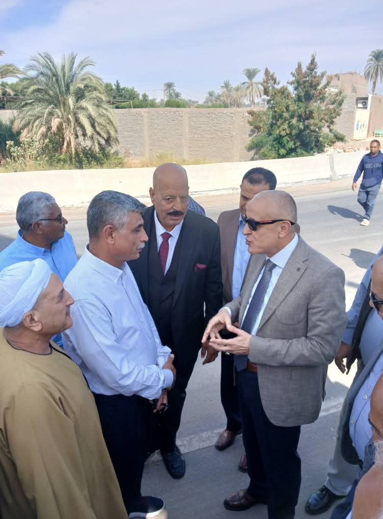 لقاء المحافظ مع نجل شيخ الأزهر بالقرنة