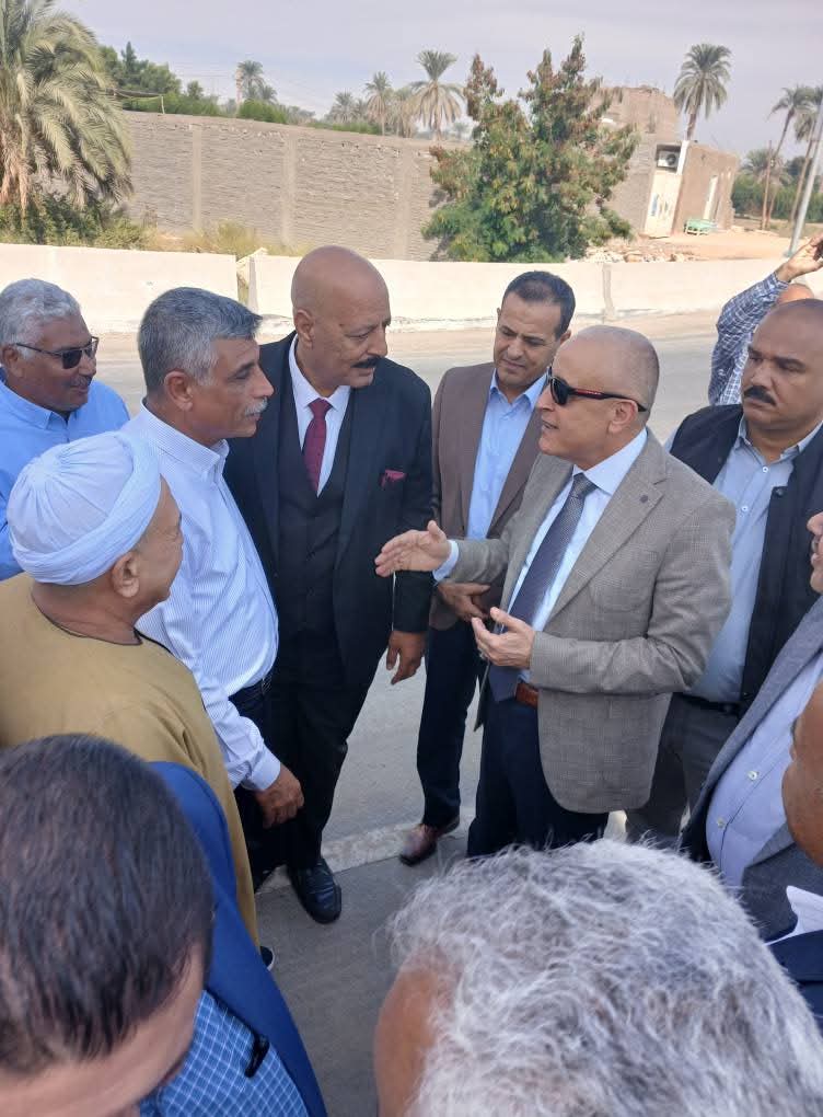 نجل شيخ الأزهر يشارك مع محافظ الأقصر في افتتاح موقف سيارات