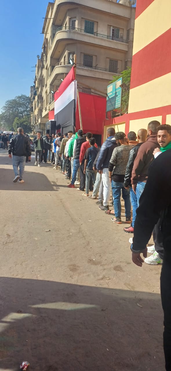 تزايد الإقبال على التصويت فى لجان الانتخاباية فى امبابة (1)